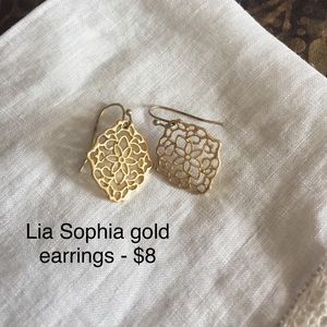 Gold dangly earrings